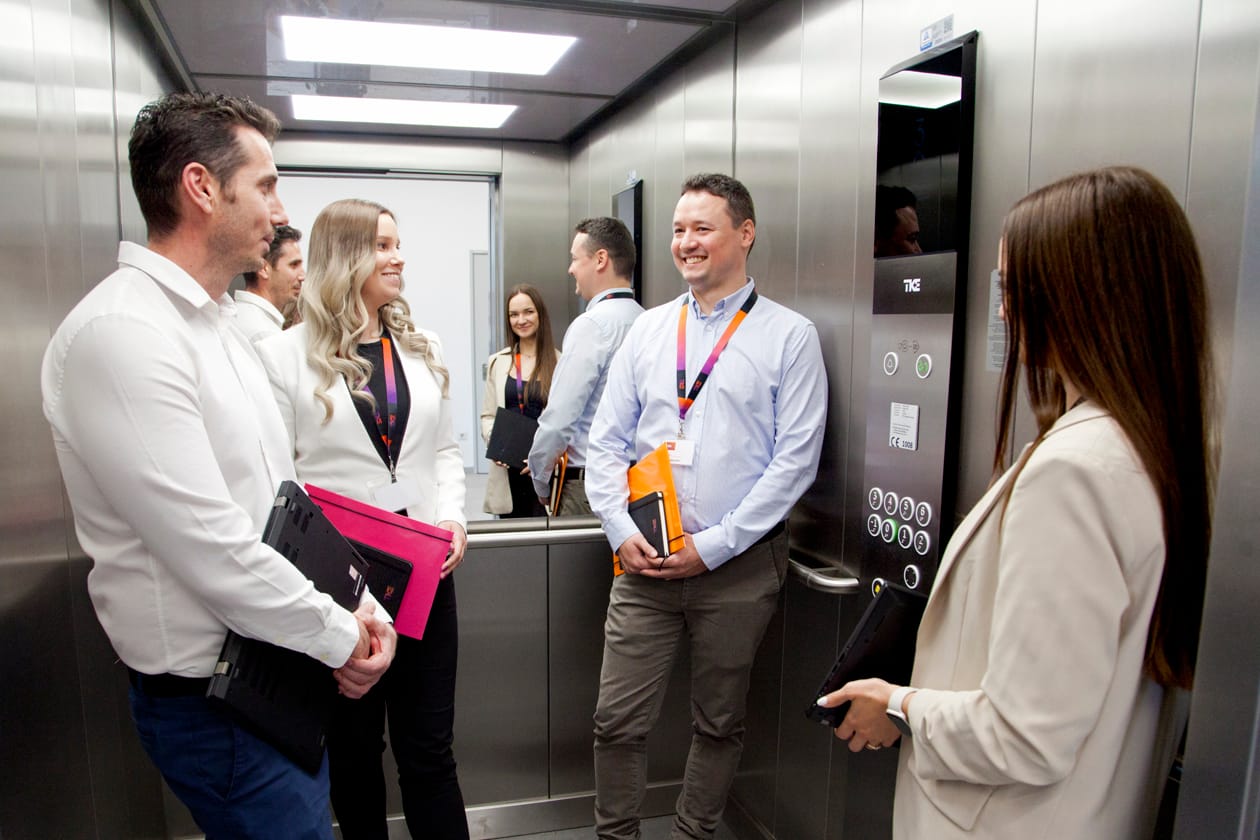 Equipe de Pessoas e Cultura da TK Elevator